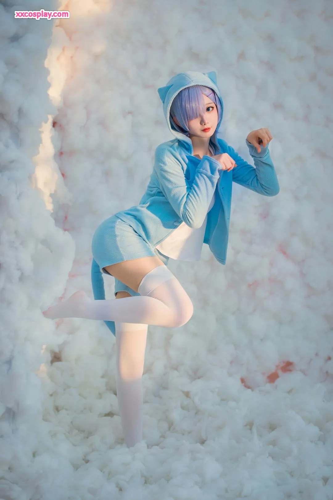Feng Jiangjiang V as Rem Catgirl in Fluffy Blue Hoodie